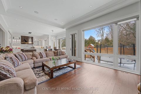 Photo 13 at 20 Uplands Avenue, Uplands, Vaughan
