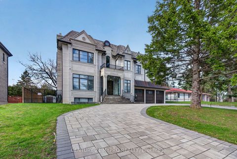 Photo 30 at 20 Uplands Avenue, Uplands, Vaughan