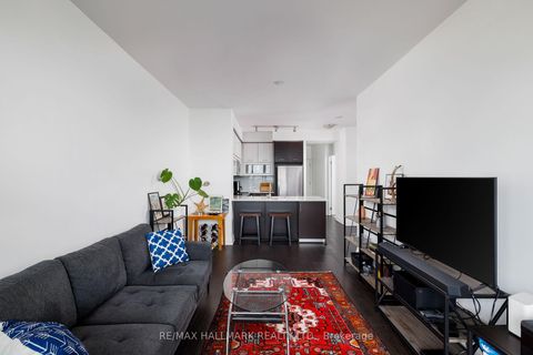 Photo 13 at 1401 - 530 St Clair Avenue W, Cedarvale, Toronto