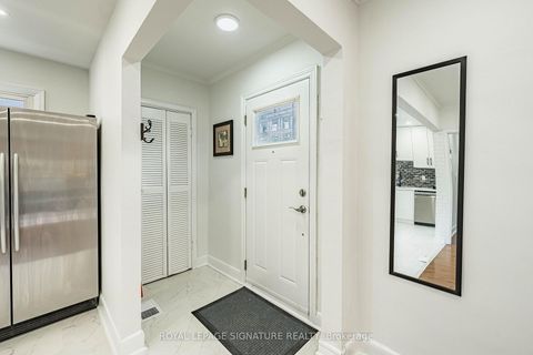 Photo 7 at 7 Putney Road, Alderwood, Toronto