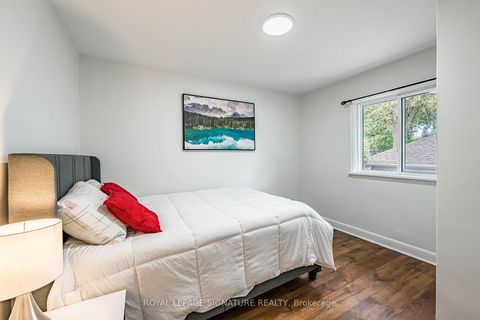 Photo 18 at 7 Putney Road, Alderwood, Toronto