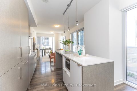 Photo 10 at 1010 - 88 Harbour Street, Waterfront Communities C1, Toronto