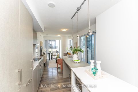 Photo 12 at 1010 - 88 Harbour Street, Waterfront Communities C1, Toronto