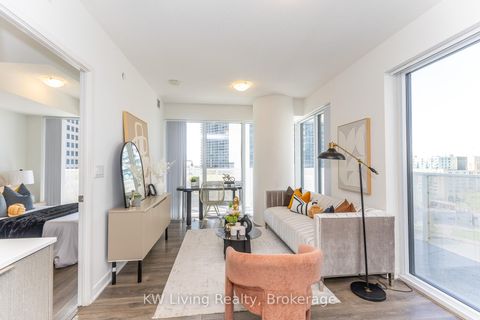 Photo 14 at 1010 - 88 Harbour Street, Waterfront Communities C1, Toronto