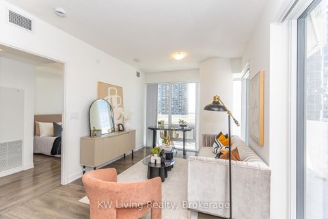 Photo 15 at 1010 - 88 Harbour Street, Waterfront Communities C1, Toronto