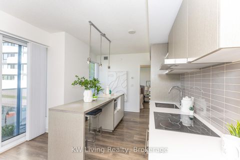 Photo 18 at 1010 - 88 Harbour Street, Waterfront Communities C1, Toronto