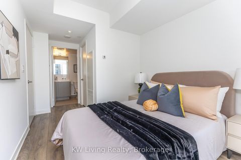Photo 32 at 1010 - 88 Harbour Street, Waterfront Communities C1, Toronto