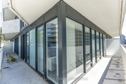 Photo 36 at 1010 - 88 Harbour Street, Waterfront Communities C1, Toronto