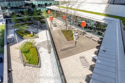 Photo 40 at 1010 - 88 Harbour Street, Waterfront Communities C1, Toronto