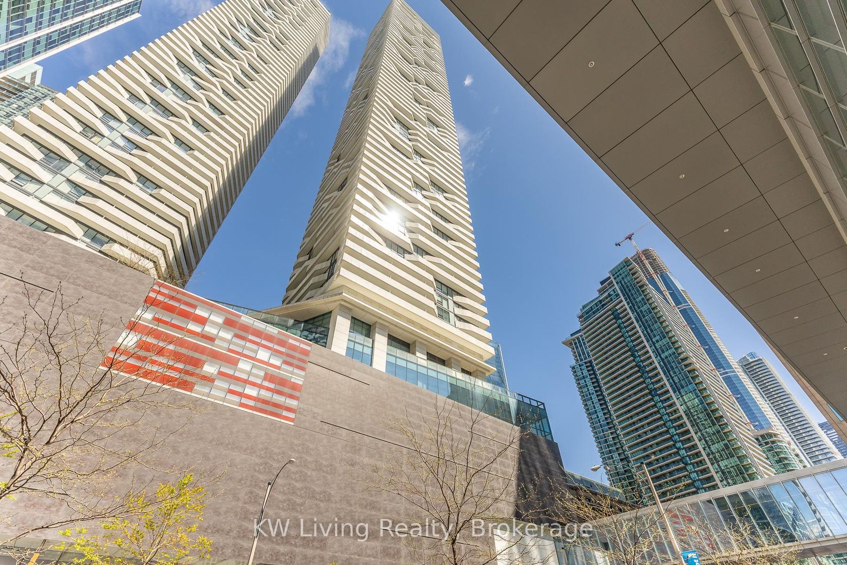 1010 - 88 Harbour Street, Waterfront Communities C1, Toronto photo number 2