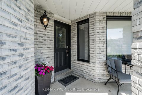 Photo 4 at 2 Grace Crescent, Painswick South, Barrie
