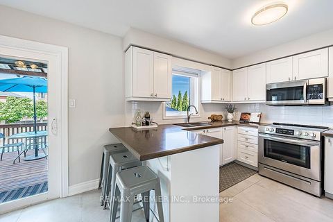 Photo 13 at 2 Grace Crescent, Painswick South, Barrie
