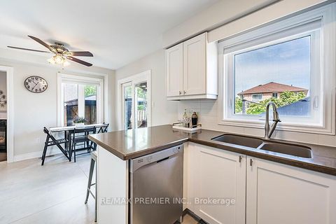 Photo 15 at 2 Grace Crescent, Painswick South, Barrie