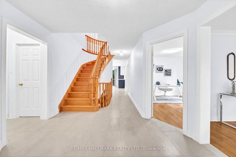 Photo 2 at 3 Creekview Avenue, Mill Pond, Richmond Hill