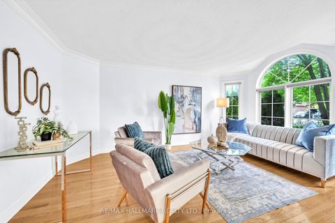 Photo 4 at 3 Creekview Avenue, Mill Pond, Richmond Hill
