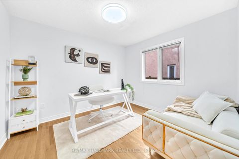 Photo 5 at 3 Creekview Avenue, Mill Pond, Richmond Hill