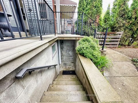 Photo 3 at 252 Earlscourt Avenue, Fairbank, Toronto