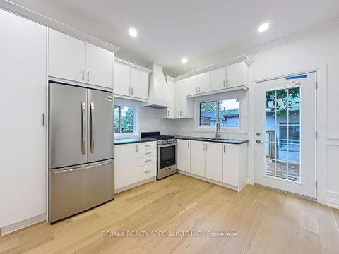 Photo 9 at 252 Earlscourt Avenue, Fairbank, Toronto