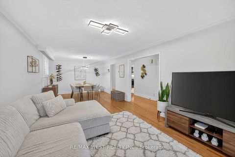 Photo 12 at 43 St Georges Boulevard, The Westway, Toronto