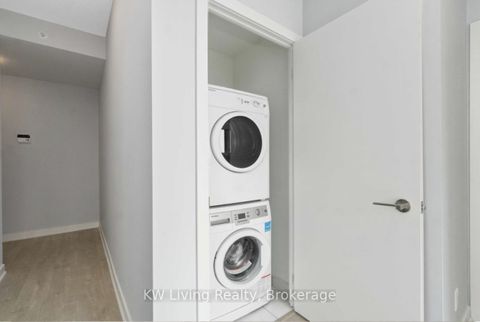 Photo 12 at 2209 - 30 Nelson Street, Waterfront Communities C1, Toronto