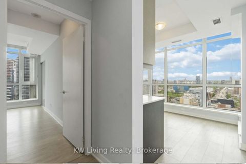 Photo 13 at 2209 - 30 Nelson Street, Waterfront Communities C1, Toronto