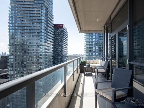 Photo 18 at 2315 - 70 Roehampton Avenue, Mount Pleasant West, Toronto
