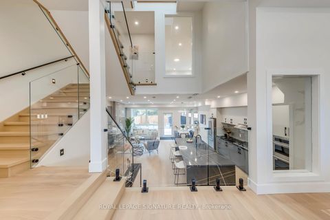 Photo 5 at 850 Cosburn Avenue, East York, Toronto