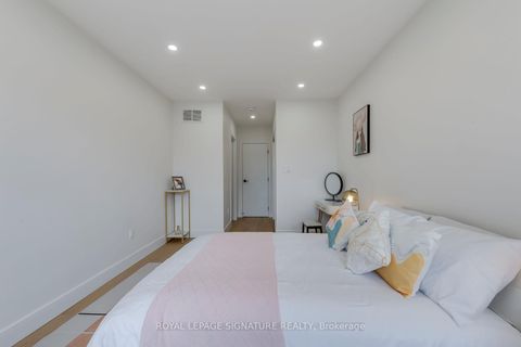 Photo 23 at 850 Cosburn Avenue, East York, Toronto