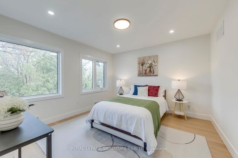 Photo 25 at 850 Cosburn Avenue, East York, Toronto