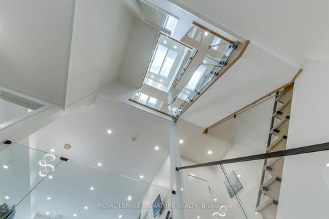 Photo 31 at 850 Cosburn Avenue, East York, Toronto