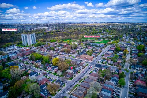 Photo 48 at 850 Cosburn Avenue, East York, Toronto