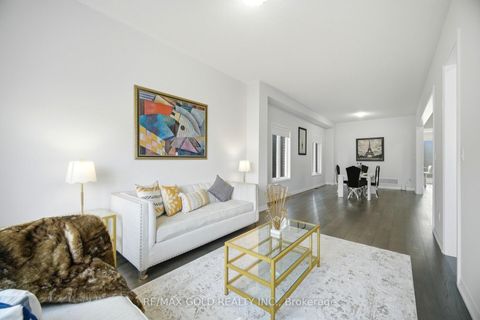 Photo 4 at 1583 Stovell Crescent, Lefroy, Innisfil