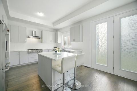 Photo 9 at 1583 Stovell Crescent, Lefroy, Innisfil