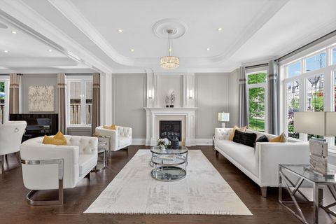 Photo 4 at 31 Caswell Drive, Newtonbrook East, Toronto