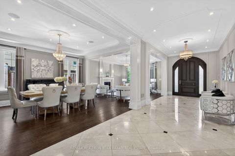 Photo 7 at 31 Caswell Drive, Newtonbrook East, Toronto