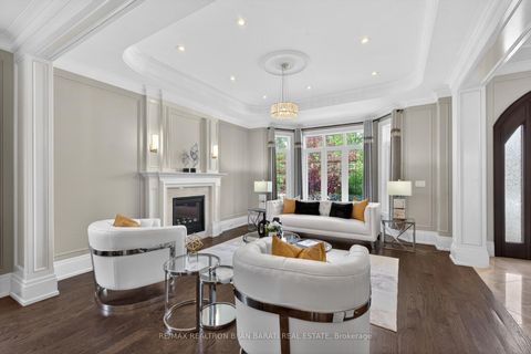 Photo 9 at 31 Caswell Drive, Newtonbrook East, Toronto