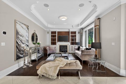Photo 10 at 31 Caswell Drive, Newtonbrook East, Toronto