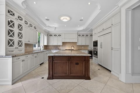 Photo 13 at 31 Caswell Drive, Newtonbrook East, Toronto