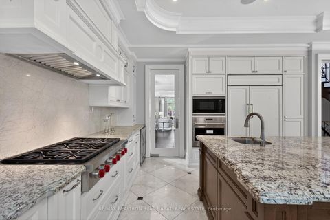 Photo 15 at 31 Caswell Drive, Newtonbrook East, Toronto