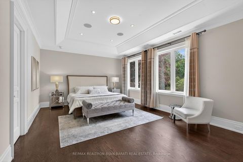 Photo 19 at 31 Caswell Drive, Newtonbrook East, Toronto