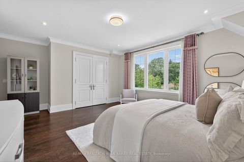 Photo 24 at 31 Caswell Drive, Newtonbrook East, Toronto