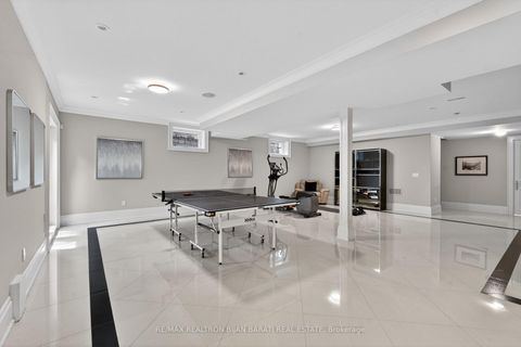 Photo 37 at 31 Caswell Drive, Newtonbrook East, Toronto