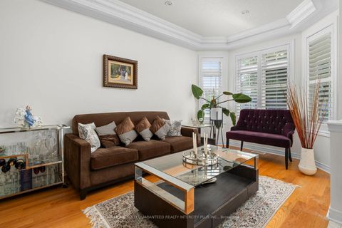 Photo 2 at 7 Storica Drive, Vellore Village, Vaughan