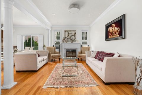 Photo 5 at 7 Storica Drive, Vellore Village, Vaughan