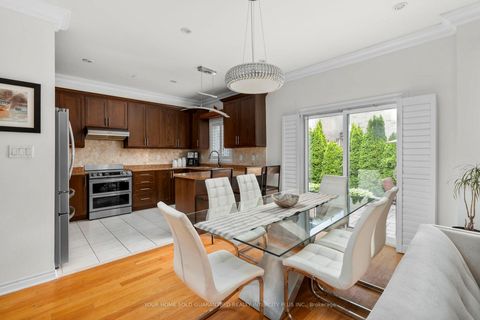 Photo 8 at 7 Storica Drive, Vellore Village, Vaughan