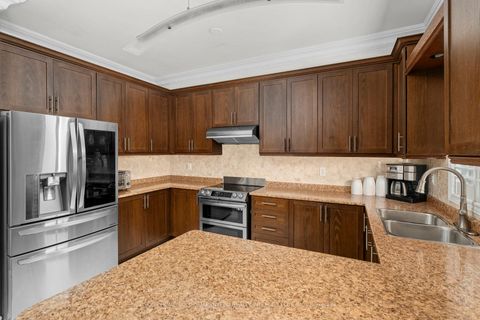 Photo 12 at 7 Storica Drive, Vellore Village, Vaughan