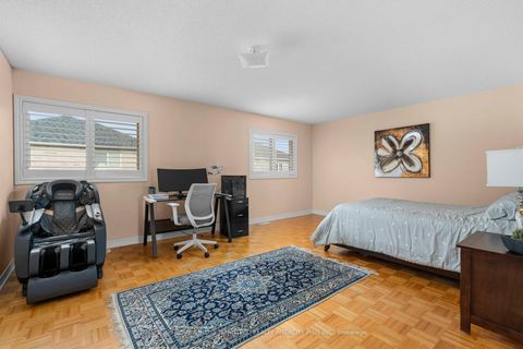 Photo 14 at 7 Storica Drive, Vellore Village, Vaughan