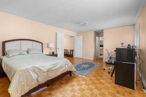 Photo 15 at 7 Storica Drive, Vellore Village, Vaughan