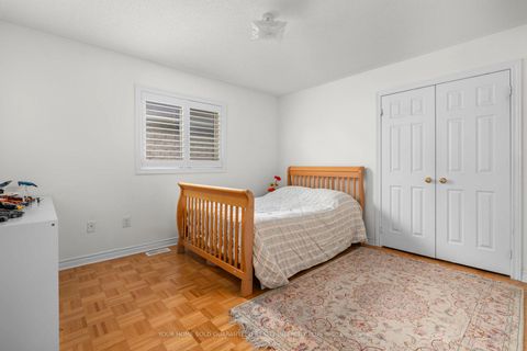 Photo 17 at 7 Storica Drive, Vellore Village, Vaughan