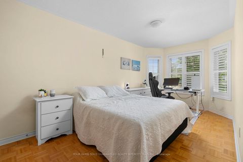 Photo 19 at 7 Storica Drive, Vellore Village, Vaughan
